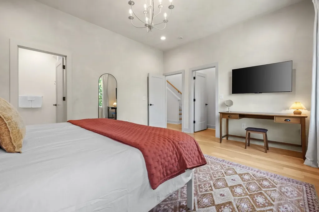 1037C Scovel Street Nashville TN 37208
