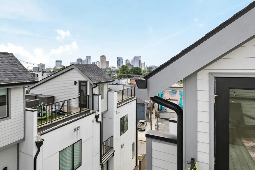 1037C Scovel Street Nashville TN 37208