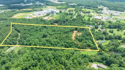 348 Columbia Avenue Hohenwald TN 38462
