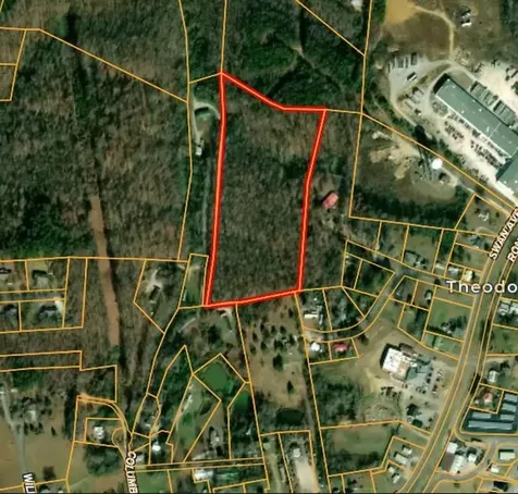 348 Columbia Avenue Hohenwald TN 38462