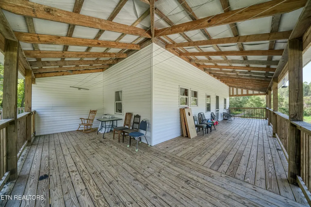 107 Cherry Street Deer Lodge TN 37726