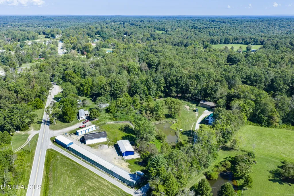 107 Cherry Street Deer Lodge TN 37726