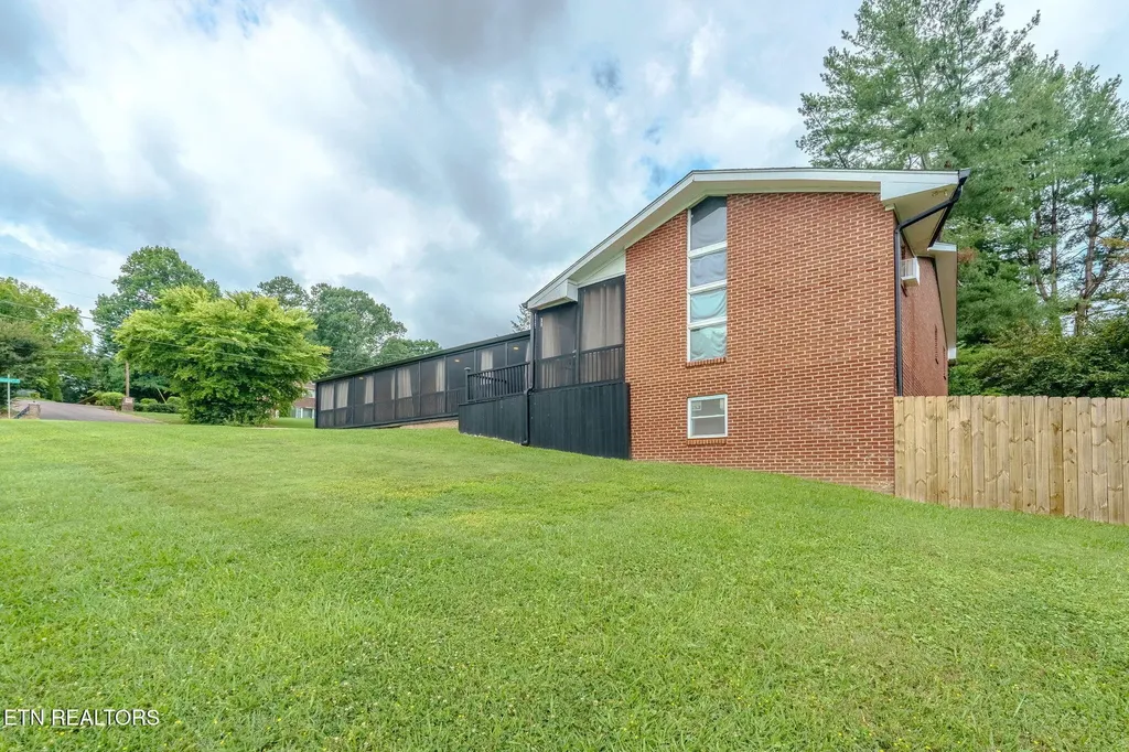 1414 Rosalyn Drive Knoxville TN 37914