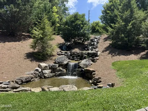 30 Stone Shore Way Dandridge TN 37725