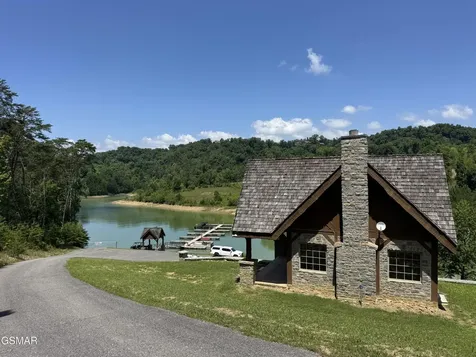 30 Stone Shore Way Dandridge TN 37725