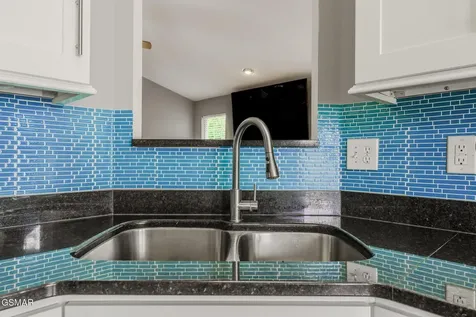 7213 Emerald Heath Road Powell TN 37849