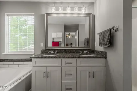 7213 Emerald Heath Road Powell TN 37849