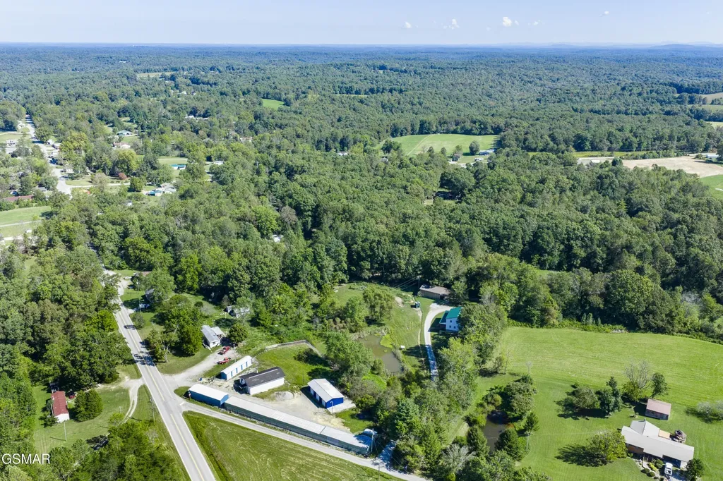 107 Cherry Street Deer Lodge TN 37726