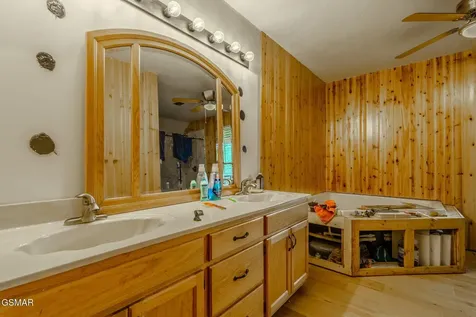 1602 Cove Crest Drive Sevierville TN 37862