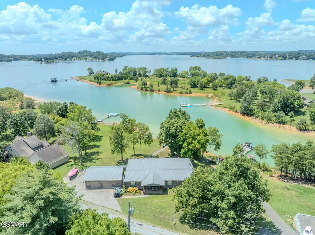 1369 Paradise Lane Dandridge TN 37725