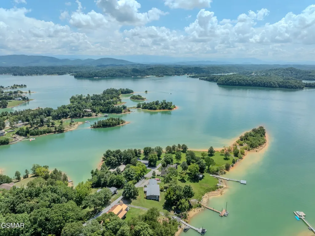 1369 Paradise Lane Dandridge TN 37725