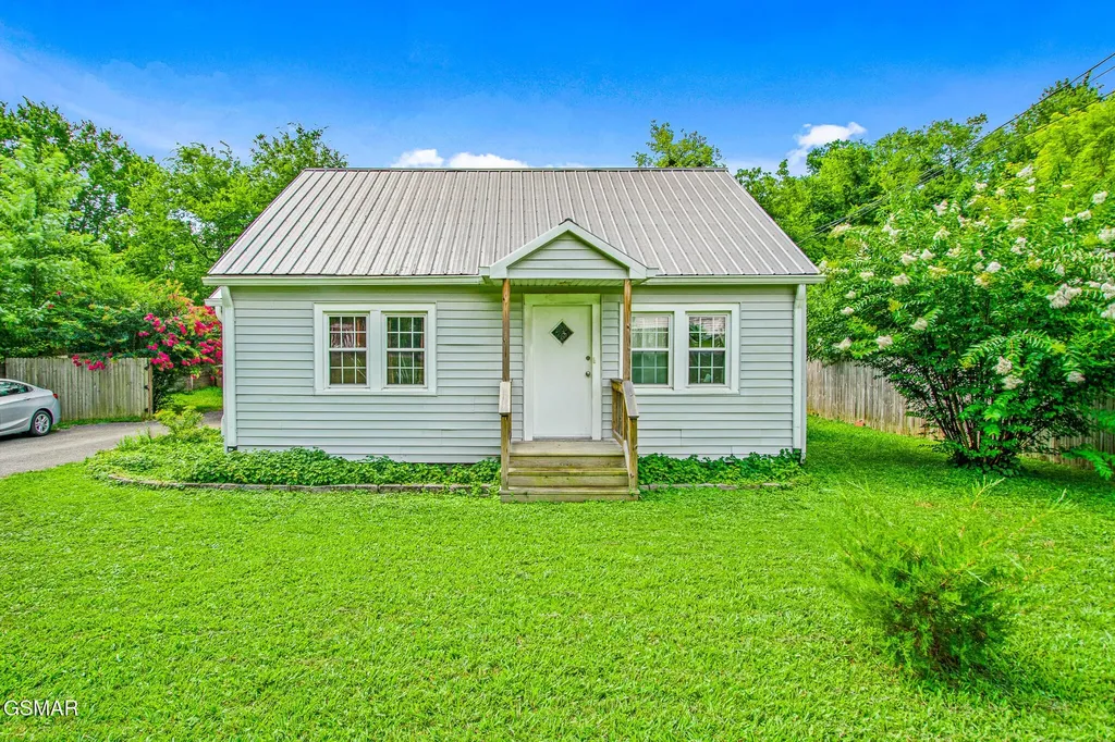 2404 Cedar Lane Knoxville TN 37918