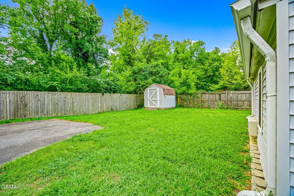 2404 Cedar Lane Knoxville TN 37918