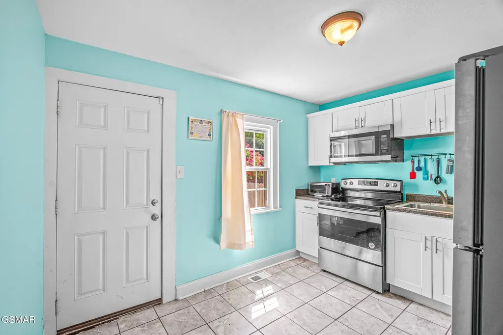 2404 Cedar Lane Knoxville TN 37918