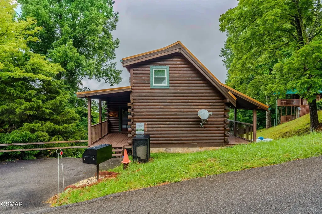 2541 Bobcat Way Sevierville TN 37862