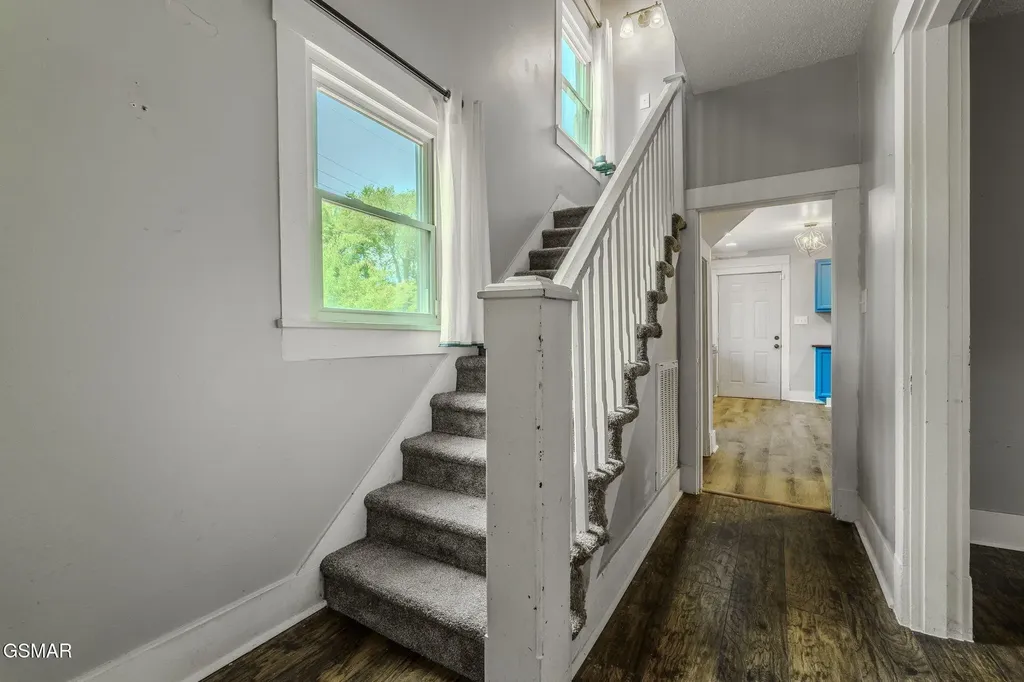 1619 Beaumont Avenue Knoxville TN 37921