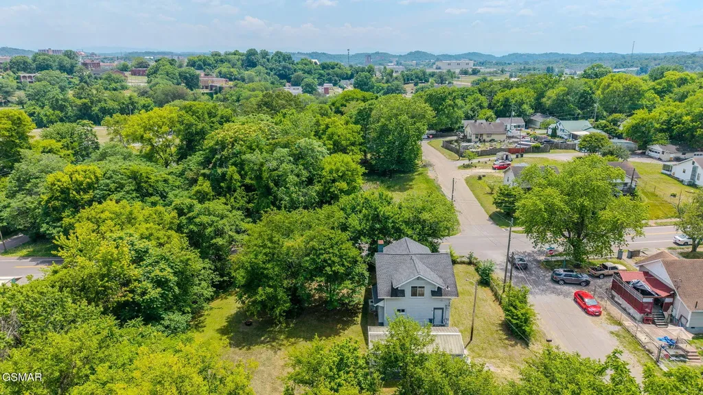 1619 Beaumont Avenue Knoxville TN 37921