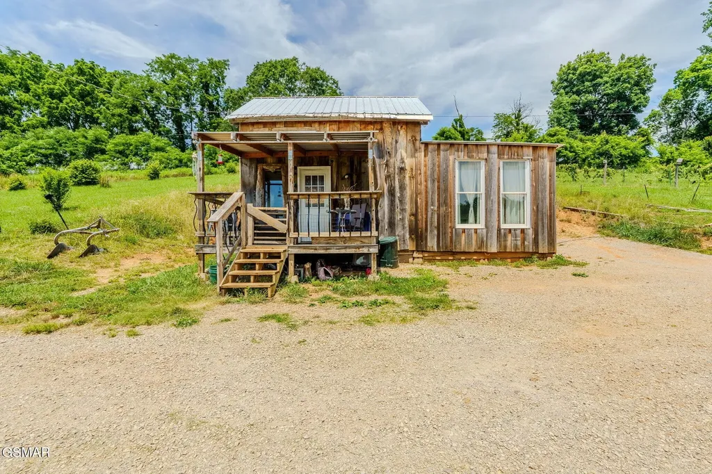 1563 Raven Hill Road Tazewell TN 37879