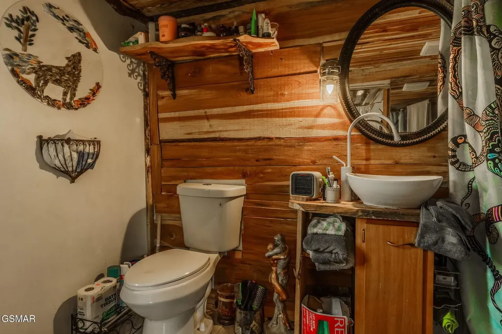 1563 Raven Hill Road Tazewell TN 37879