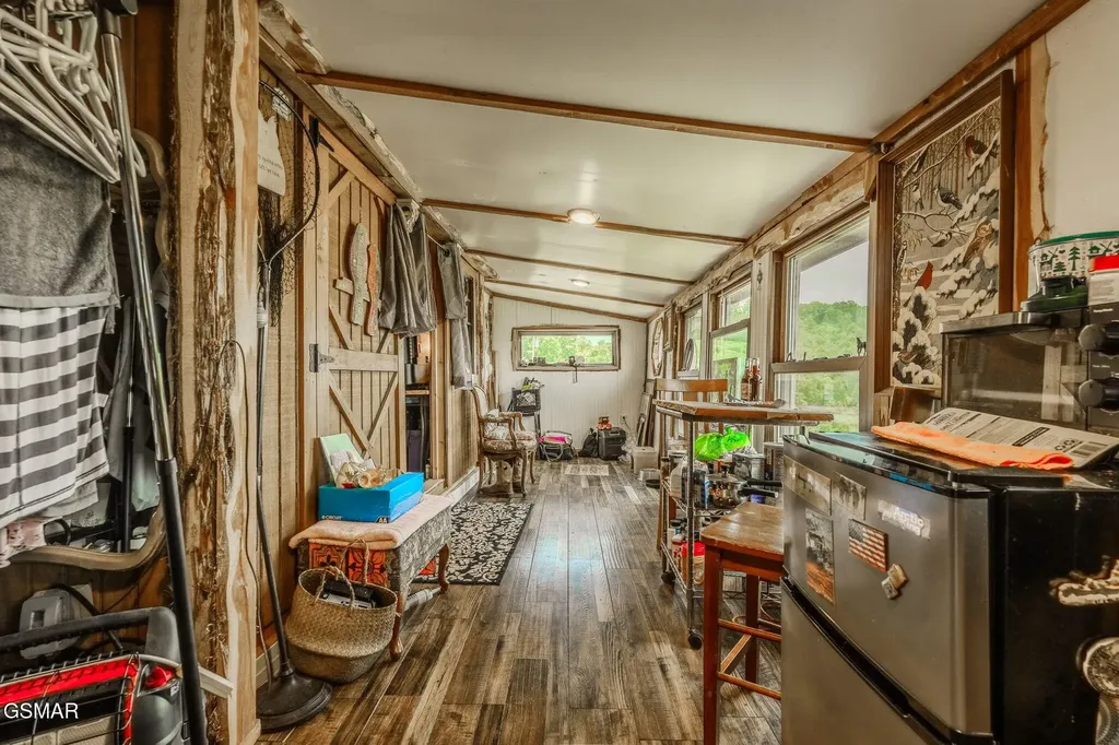 1563 Raven Hill Road Tazewell TN 37879
