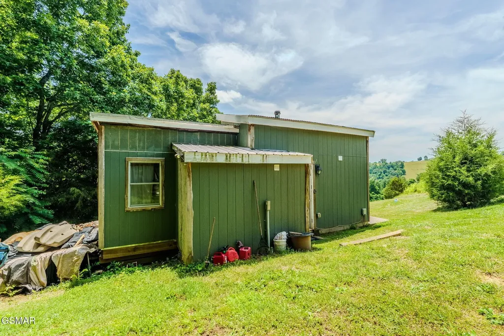 1563 Raven Hill Road Tazewell TN 37879