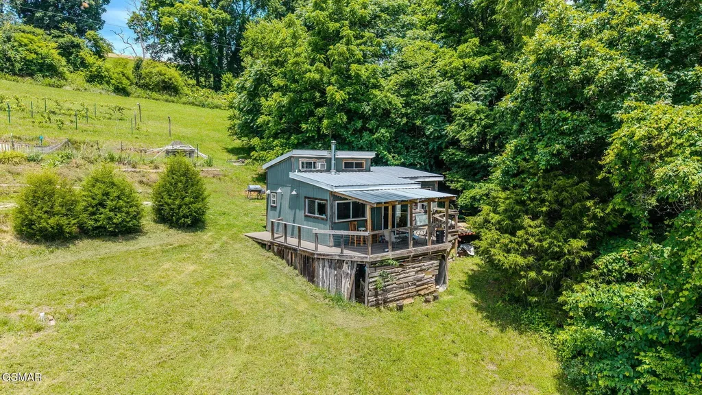 1563 Raven Hill Road Tazewell TN 37879
