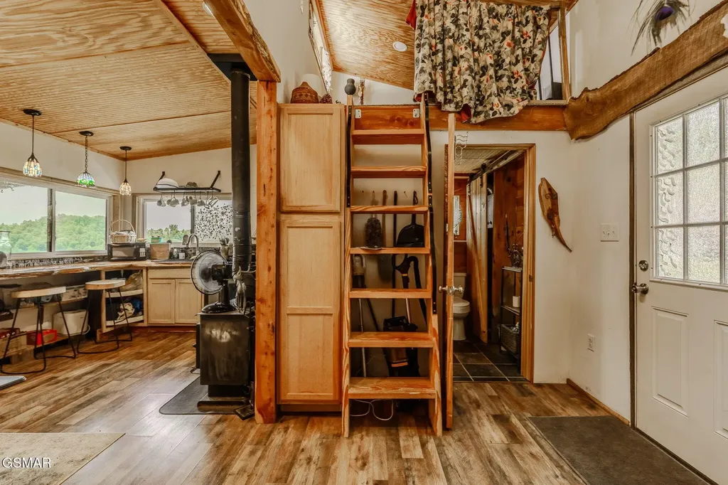 1563 Raven Hill Road Tazewell TN 37879