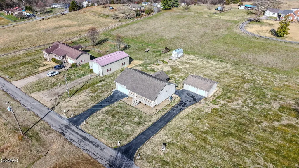 2008 Bessie Slaton Road Dandridge TN 37725
