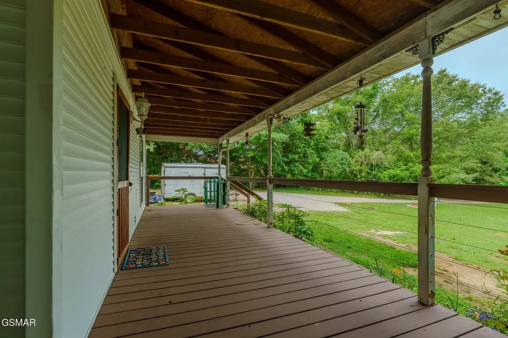 1315 River Road Kingston TN 37763