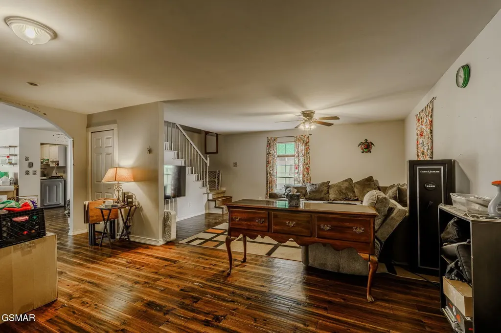 1315 River Road Kingston TN 37763