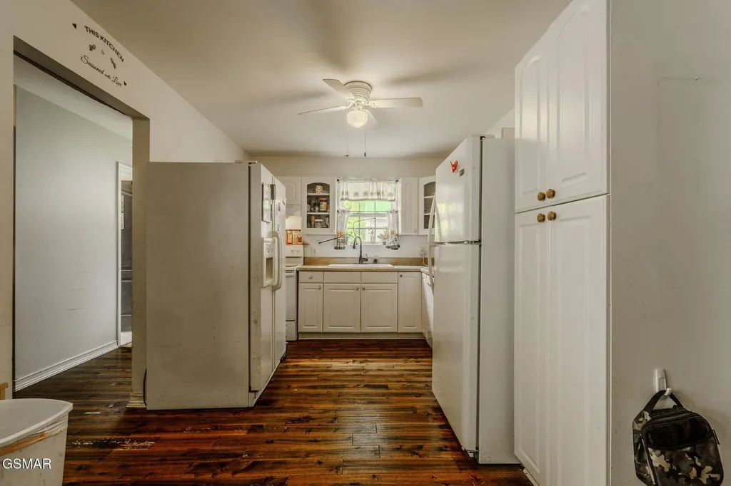 1315 River Road Kingston TN 37763