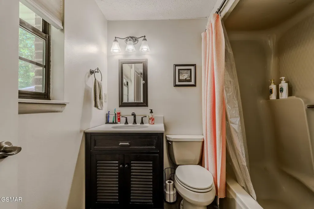 860 Mimosa Lane Crossville TN 38572