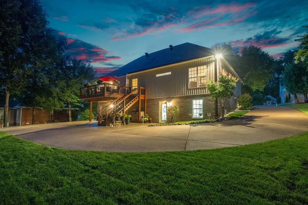 828 Brooke Valley Trace Clarksville TN 37043