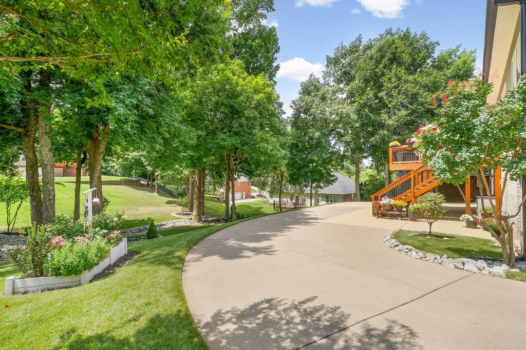 828 Brooke Valley Trace Clarksville TN 37043