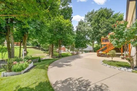 828 Brooke Valley Trace Clarksville TN 37043