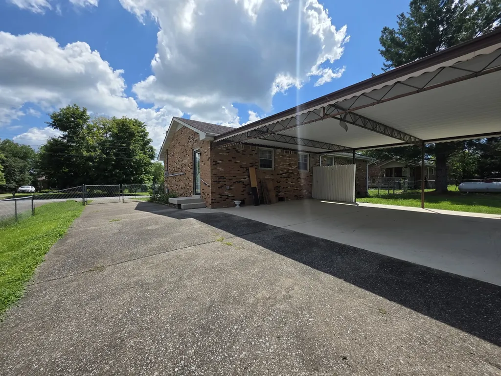 709 Inver Lane Clarksville TN 37042