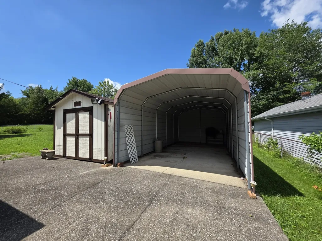 709 Inver Lane Clarksville TN 37042
