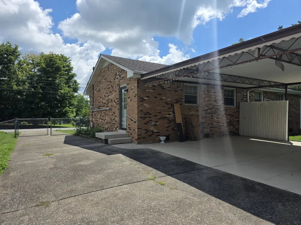 709 Inver Lane Clarksville TN 37042