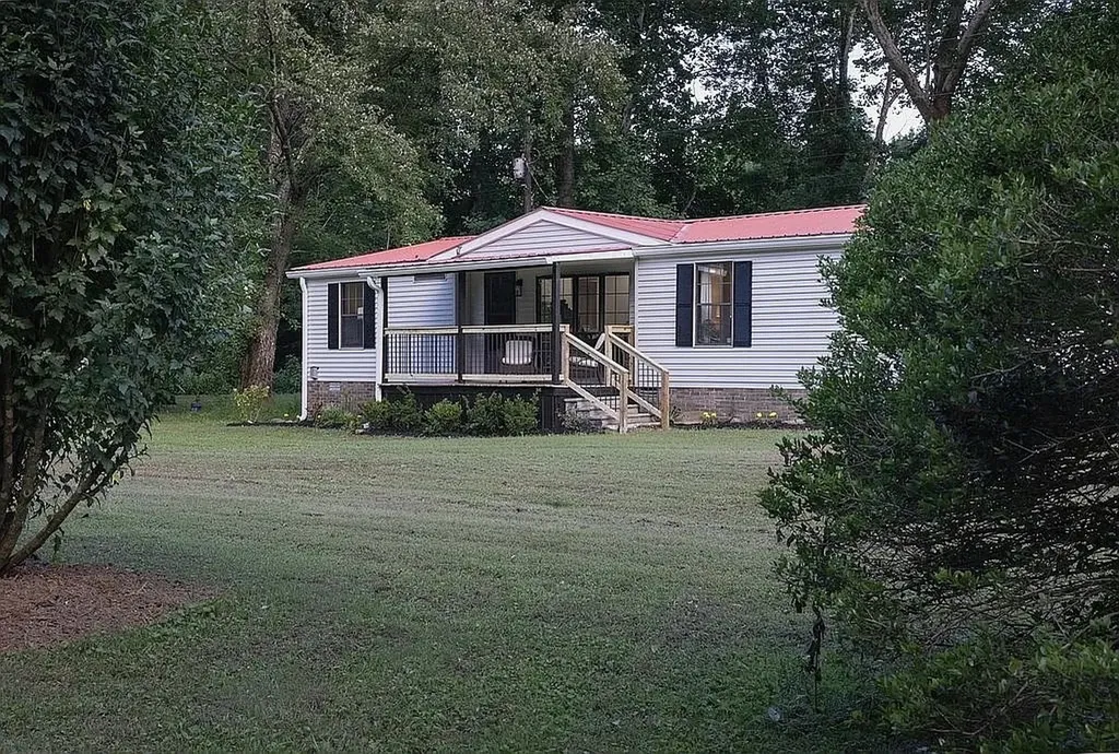 1227 Brushy Road Centerville TN 37033