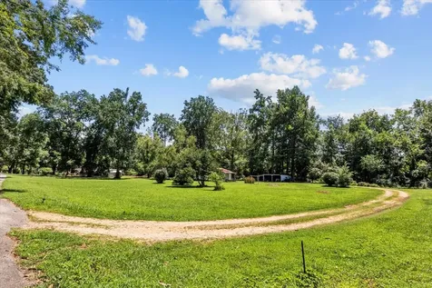 1227 Brushy Road Centerville TN 37033