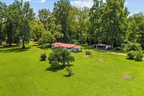 1227 Brushy Road Centerville TN 37033