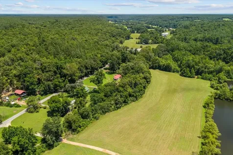 1227 Brushy Road Centerville TN 37033