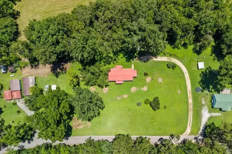 1227 Brushy Road Centerville TN 37033