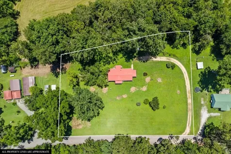 1227 Brushy Road Centerville TN 37033
