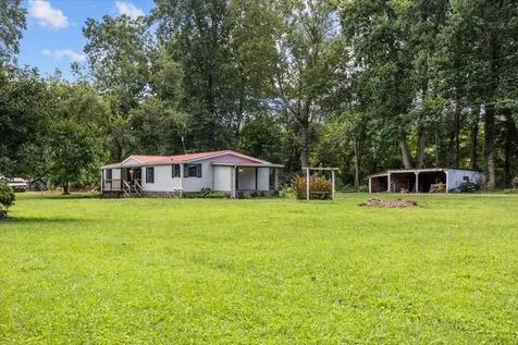 1227 Brushy Road Centerville TN 37033