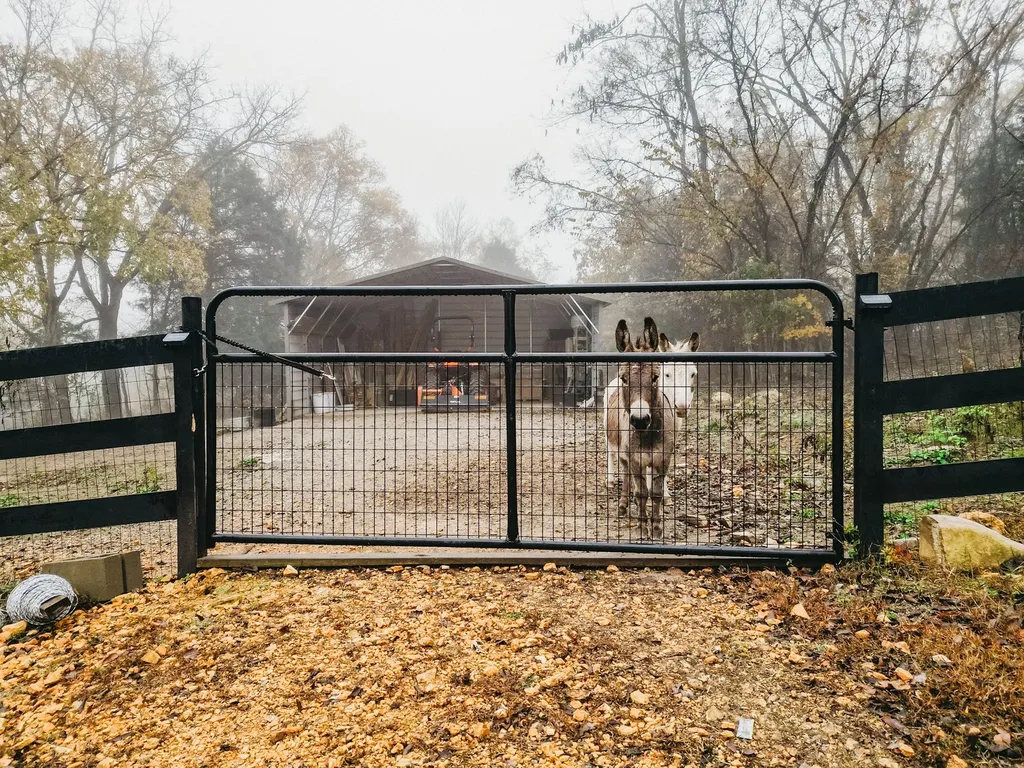 2100 Hill Station Road Columbia TN 38401