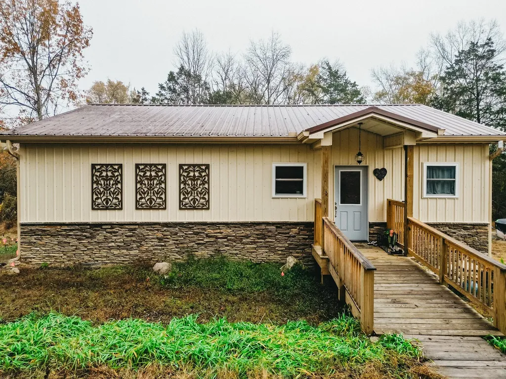 2100 Hill Station Road Columbia TN 38401