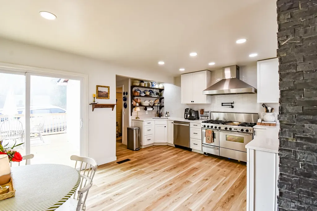 2100 Hill Station Road Columbia TN 38401