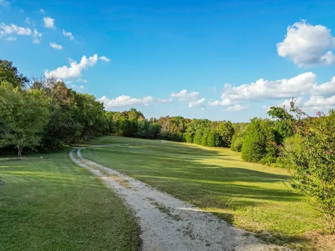 2100 Hill Station Road Columbia TN 38401