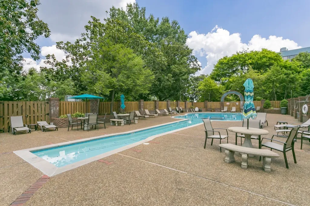 11 Music Sq, E Nashville TN 37203